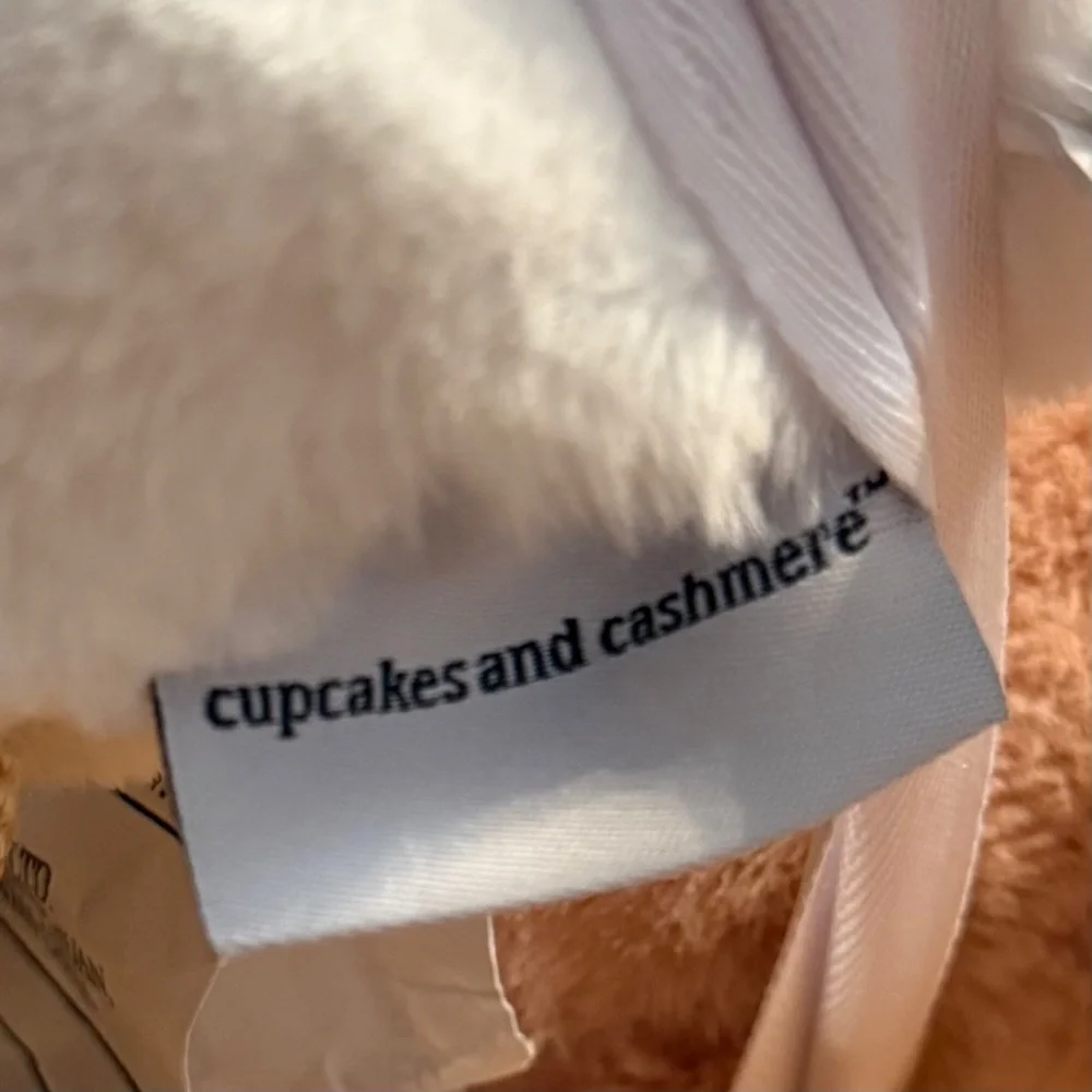 Cupcakes and Cashmere Set of 3 Easter Pillows - Picture 9 of 11